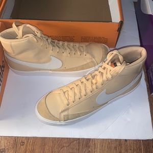 Nike blazer mid 77